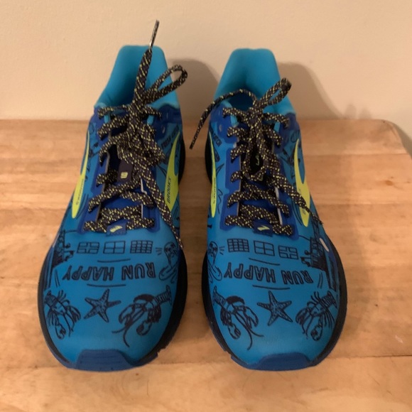 Brooks Launch 9 Boston Special Edition Running main image 6